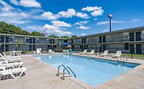 Days Inn And Suites by Wyndham Oxford