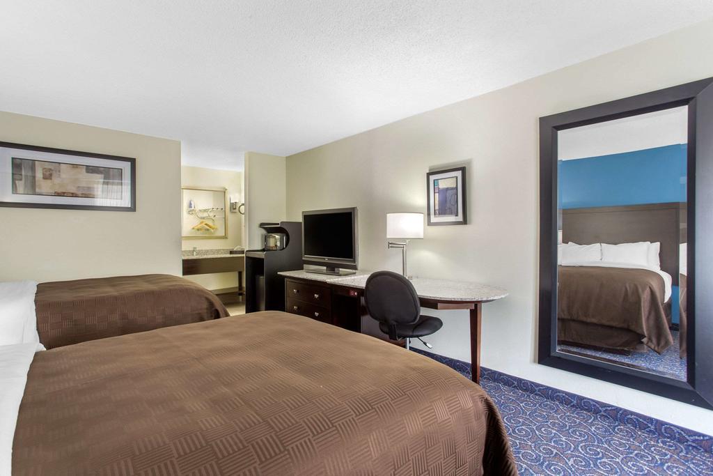 Days Inn And Suites By Wyndham Oxford Exterior photo