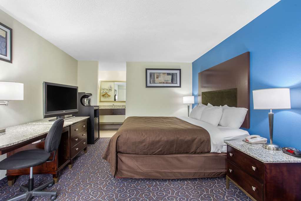 Days Inn And Suites By Wyndham Oxford Room photo